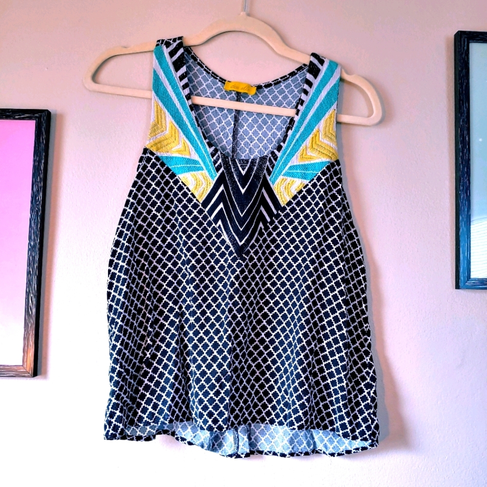 Dee Elle houndstooth racerback embroidered tank